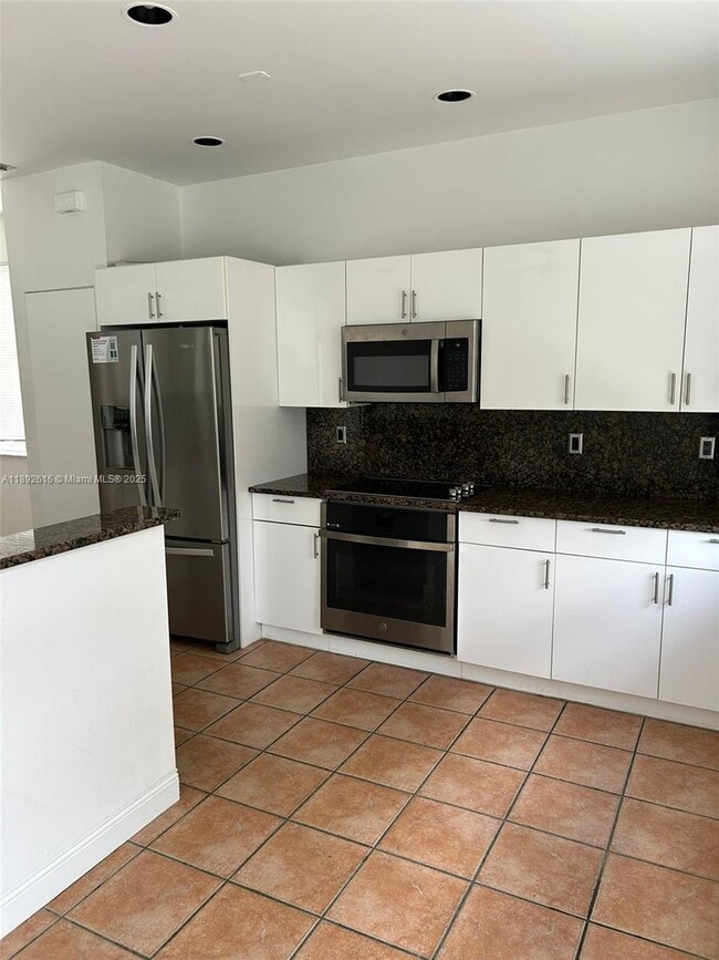 Foto del edificio - 4361 Dogwood Cir