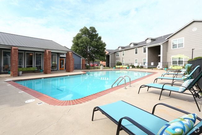 Pool - Bennett Ridge Apartments