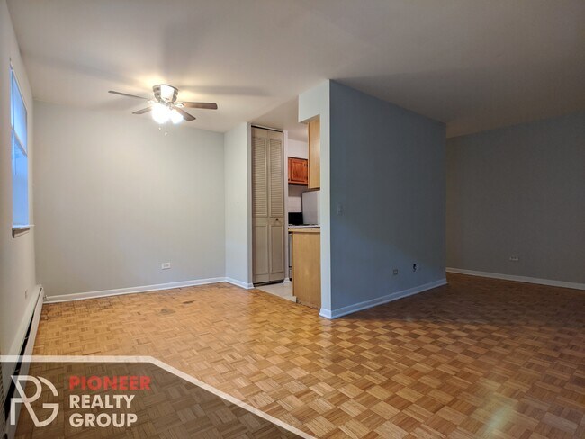 Foto del edificio - 502 W Briar Pl
