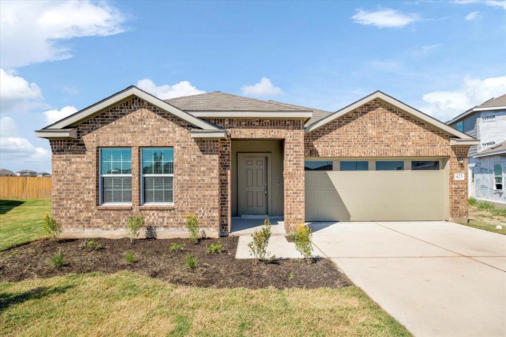 Primary Photo - 425 Escondido Cir
