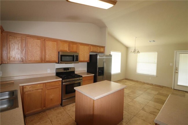 Building Photo - 430 Hogan
