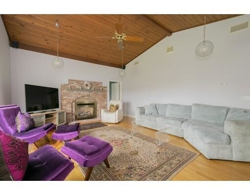Foto del edificio - 51 Crestview Rd