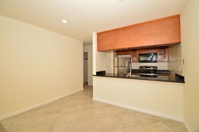 Building Photo - 1208 Sir Francis Drake Blvd