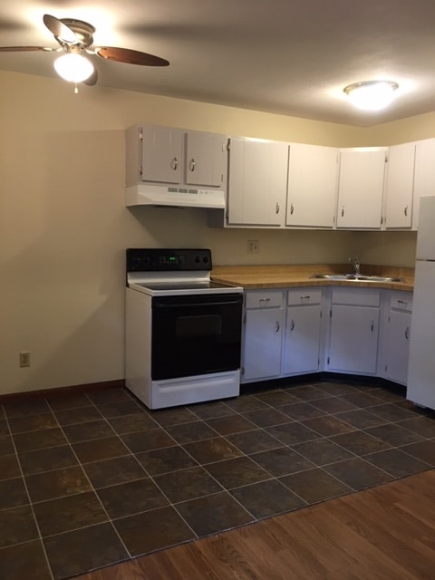 Building Photo - 134 Flintridge Dr