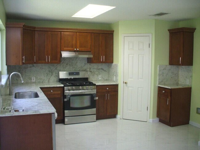 Building Photo - 9700 Dalewood Dr