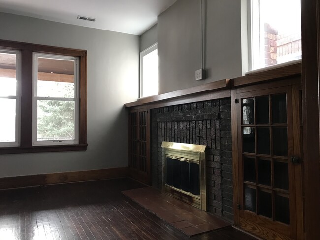 Building Photo - 1525 S 4th St