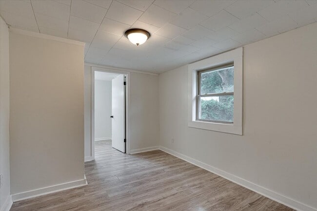 Building Photo - 1213 Tunnel Blvd