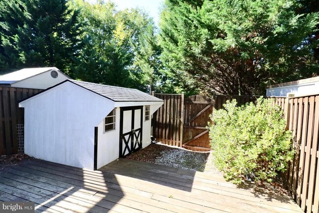 Building Photo - 1266 Quaker Ridge Dr