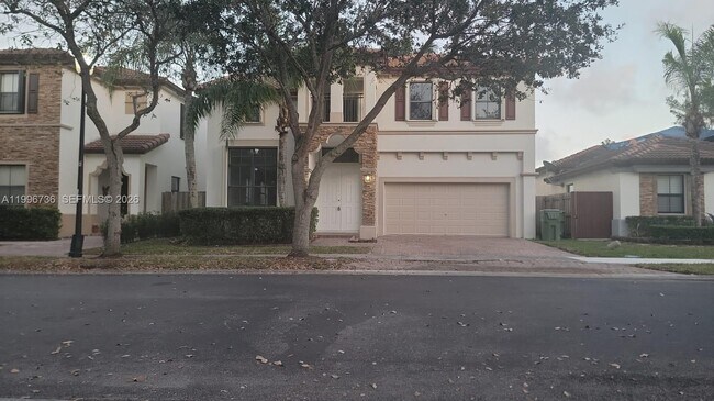 Foto del edificio - 571 SE 37th Pl
