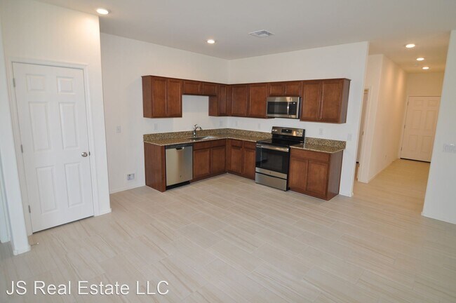 Building Photo - 3 br, 2 bath House - 45644 W Sky Lane