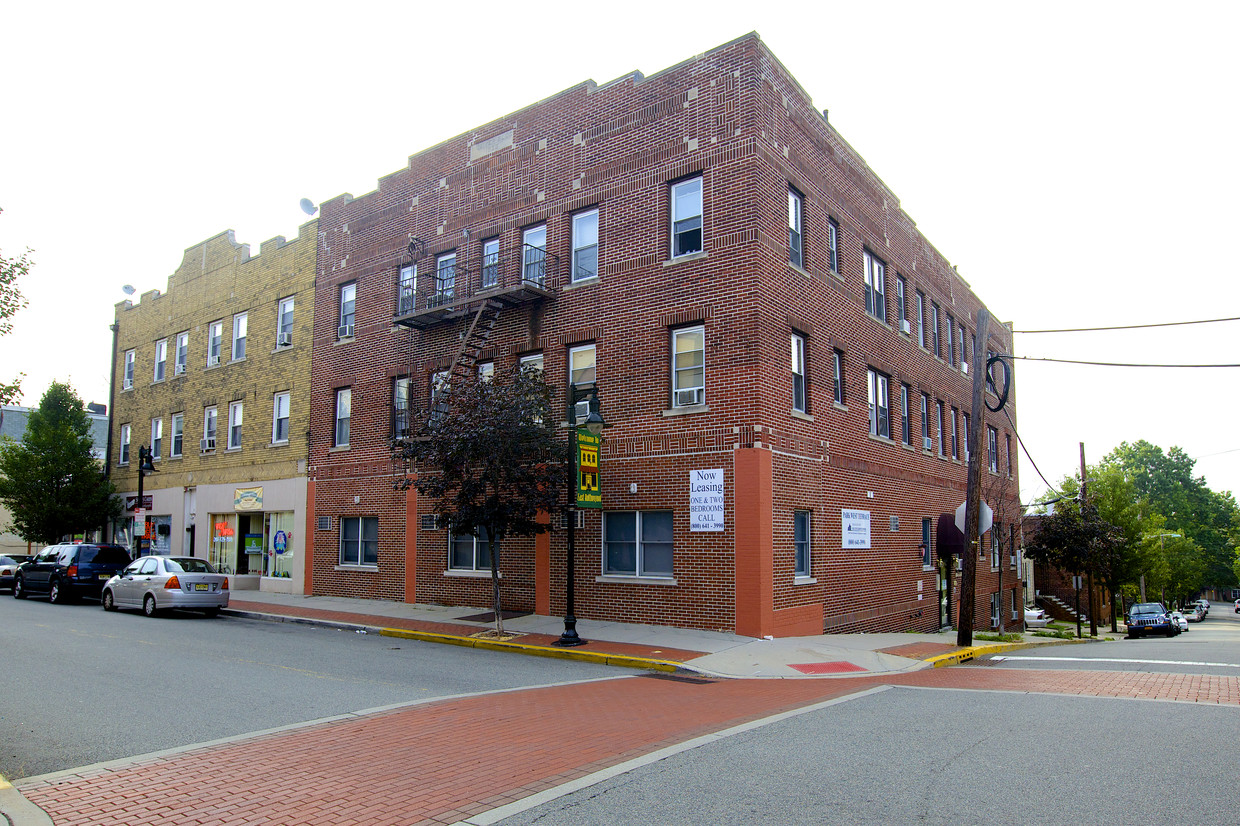 Primary Photo - Park West Terrace