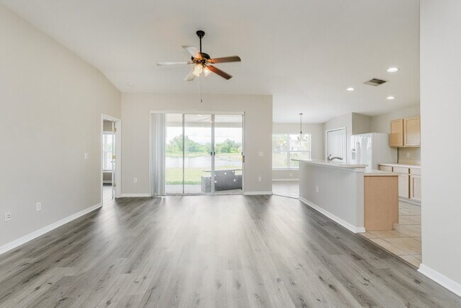 Foto del edificio - 6613 Cambridge Park Dr