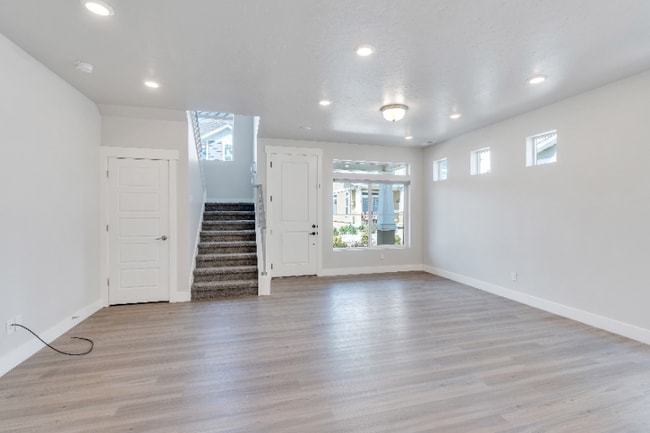 Foto del edificio - 39 Baker Spg Cv