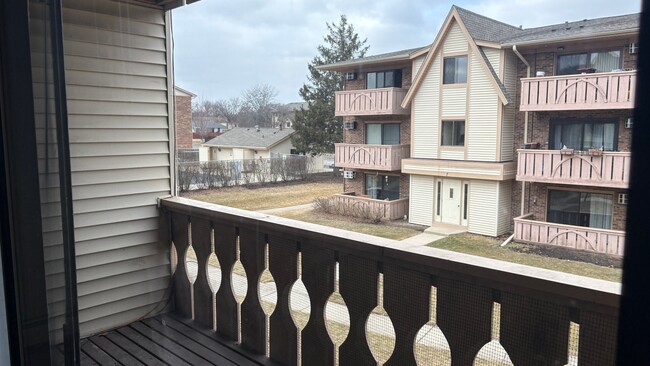 Building Photo - 6 Parkside Ct