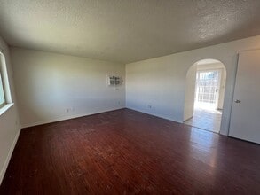 Building Photo - 1113 S 12th Ave