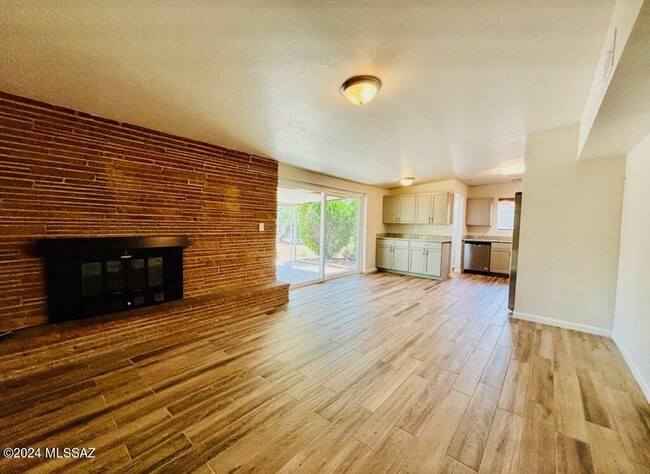Foto del edificio - 8700 E 29th St
