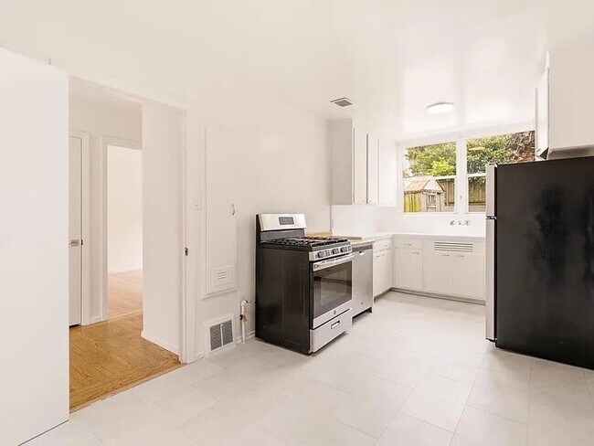 Foto del edificio - 577 Bellevue Ave