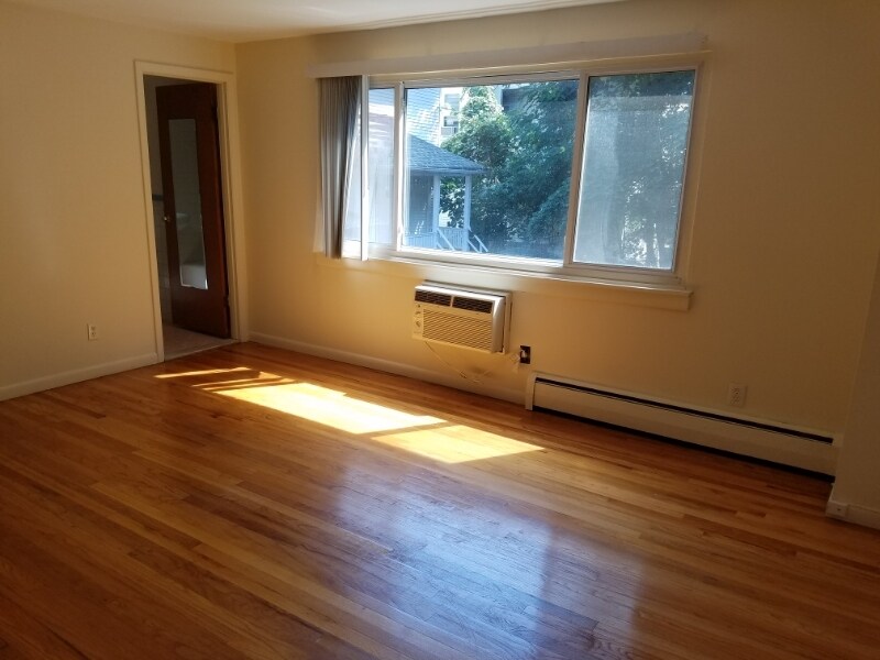 550 Whitney Ave Unit 8, New Haven, CT 06511 Room for Rent in New Haven, CT