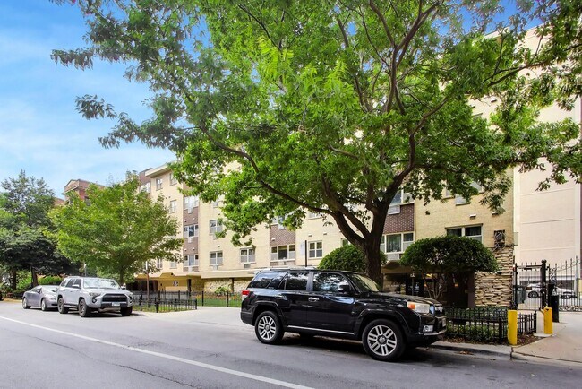 Foto del edificio - 420 W Aldine Ave