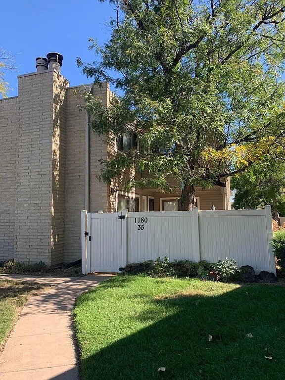 Photo - 1180 S Clinton St Townhome