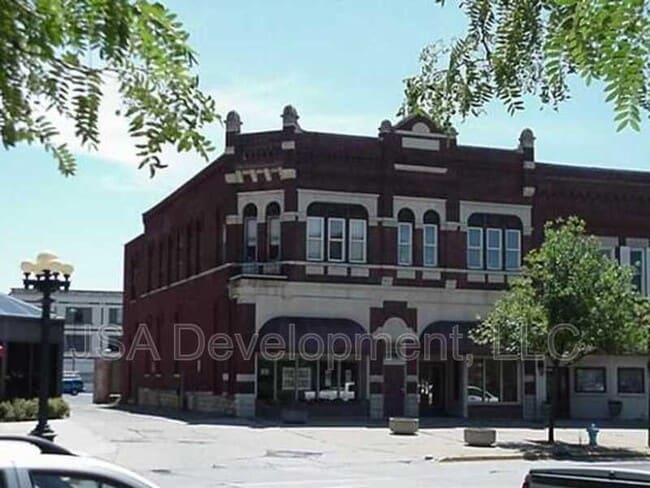 Building Photo - 217-219 W 4th St