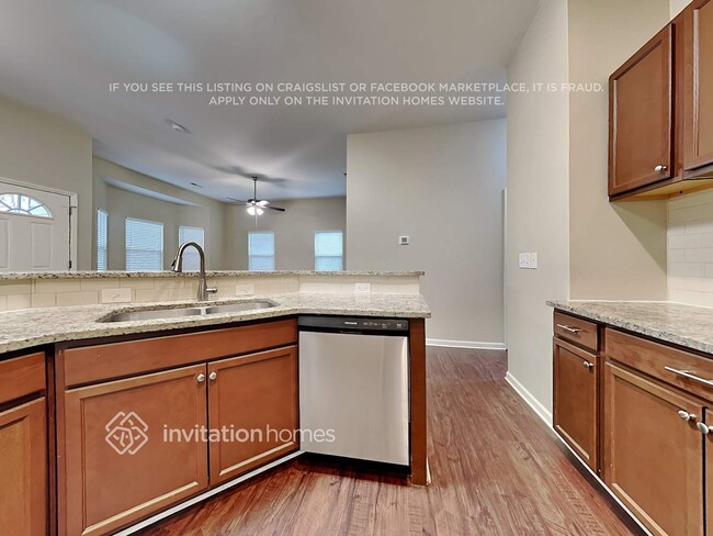 Foto del edificio - 8216 Kerrybrook Cir