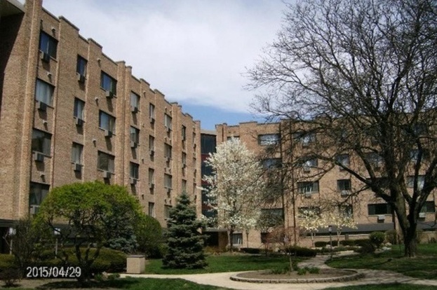 Courtyard - 5358 N Cumberland Ave