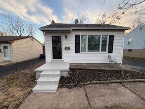 Building Photo - 11038 Gertrude Ave