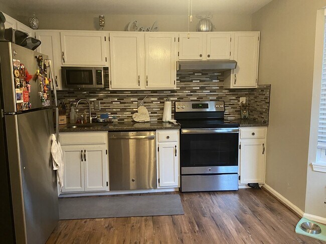Kitchen - 4236 Stockbridge Dr