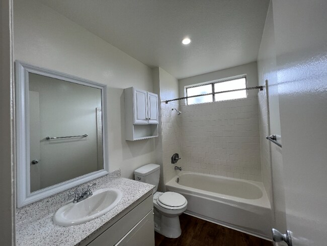 Building Photo - 13292 Yockey St