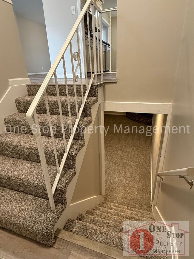 Foto del edificio - Charming 3-bedroom, 1.5-bathroom duplex in...