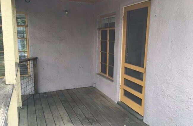 Building Photo - J02