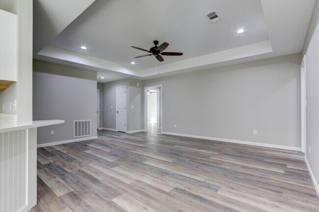 Building Photo - 205 Elysian Hills Dr