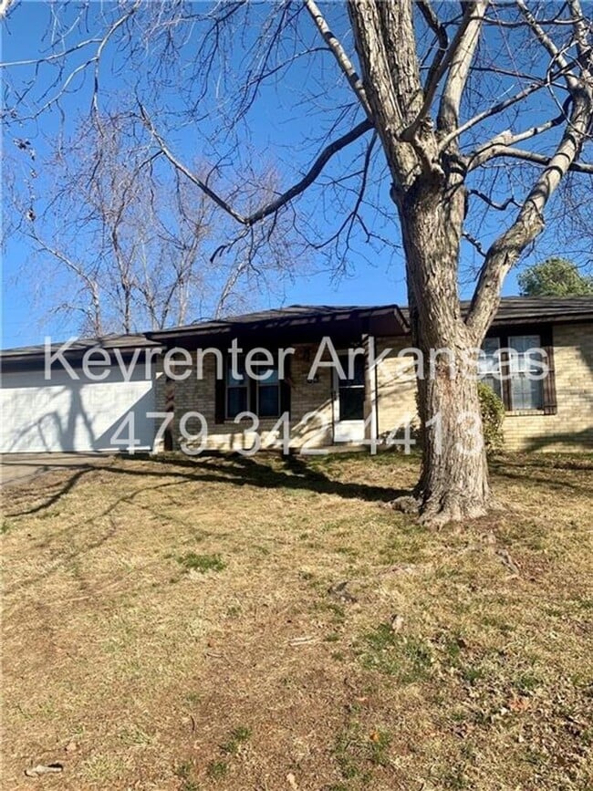 Building Photo - 2607 Lee St