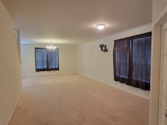 Foto del edificio - 20135 Linden Spruce Ln