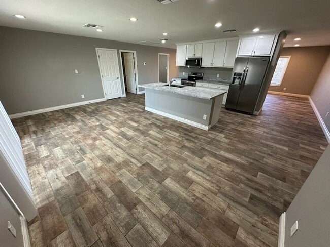 Building Photo - 1334 E Hermosa Dr