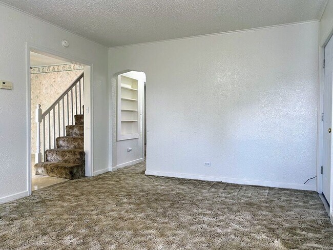 Building Photo - 4 br, 2 bath House - 1914 NE Oswego Ave