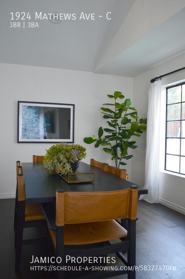Foto del edificio - 1924 Mathews Ave