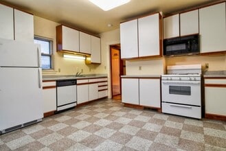 Building Photo - 645 E Johnson St