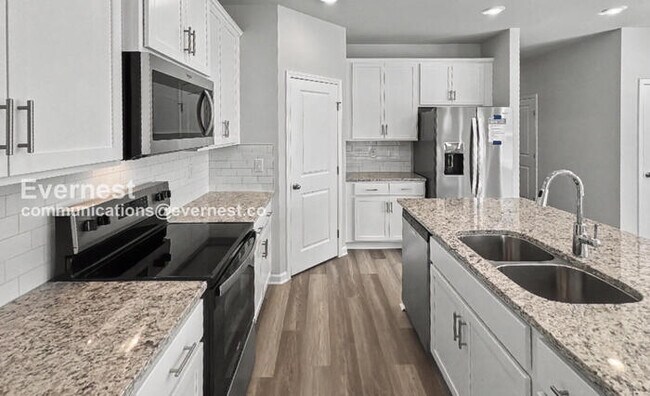 Foto del edificio - 4 Bed/2.5 Bath New Construction Home with Garage / Pet-Friendly / Available Now!