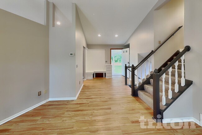 Foto del edificio - 7429 Chesham Ln