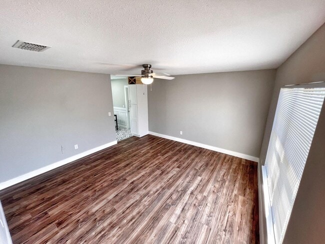 Building Photo - 271 NW Archer Ave