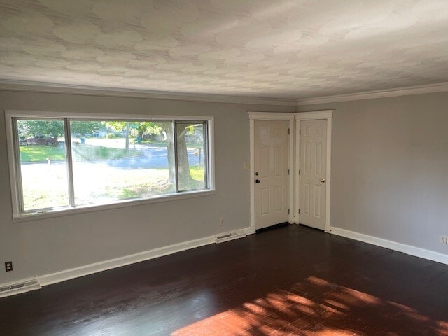 Building Photo - 2229 S Pickwick Ave