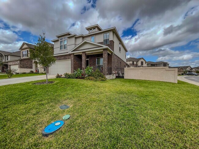 Building Photo - 522 Puerta del Sol Dr