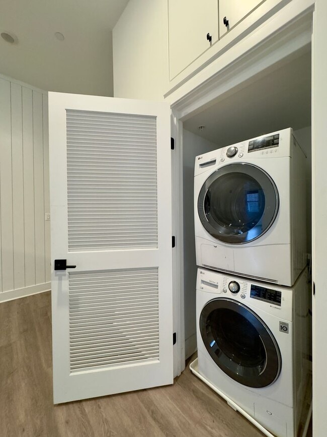 Interior Photo - The James