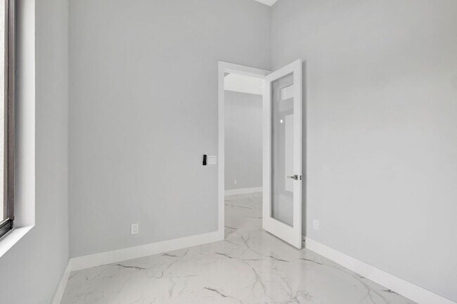 Foto del edificio - 2501 56th St SW