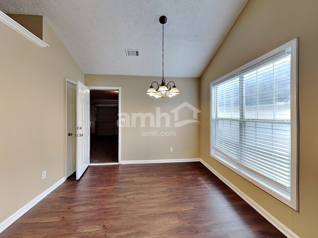 Building Photo - 1545 Maple Pointe Ct