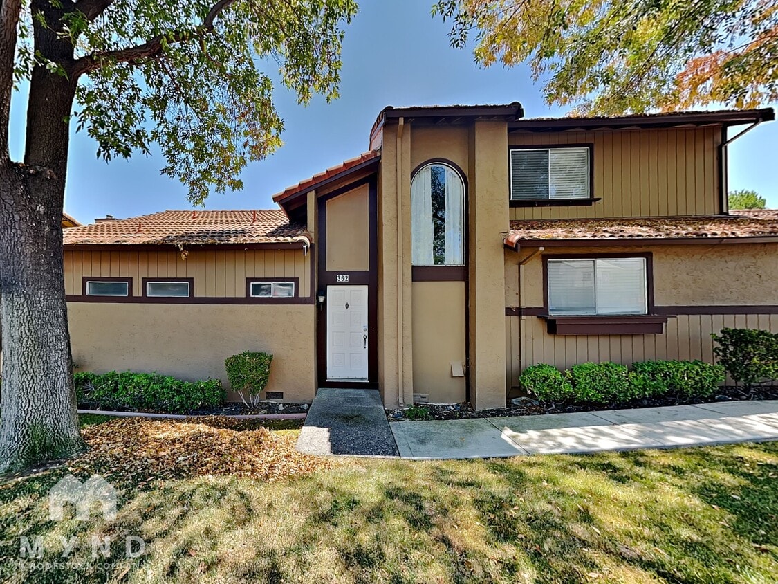 Primary Photo - 362 Via Primavera Dr
