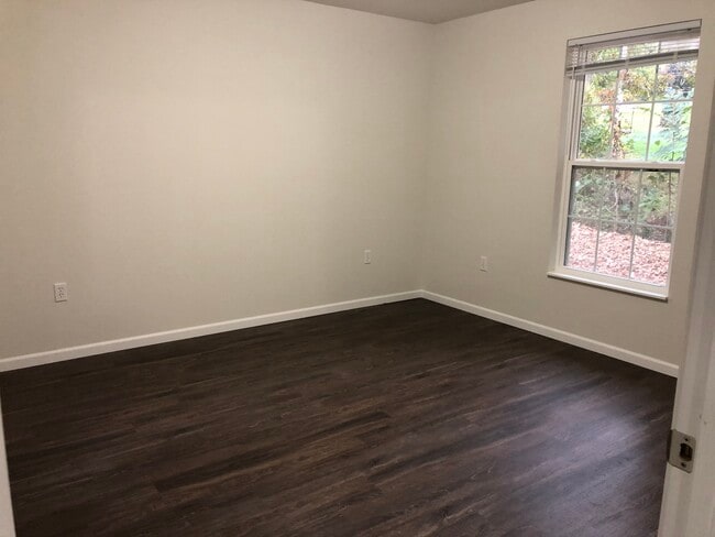 Building Photo - 1202 E Lions Club Dr