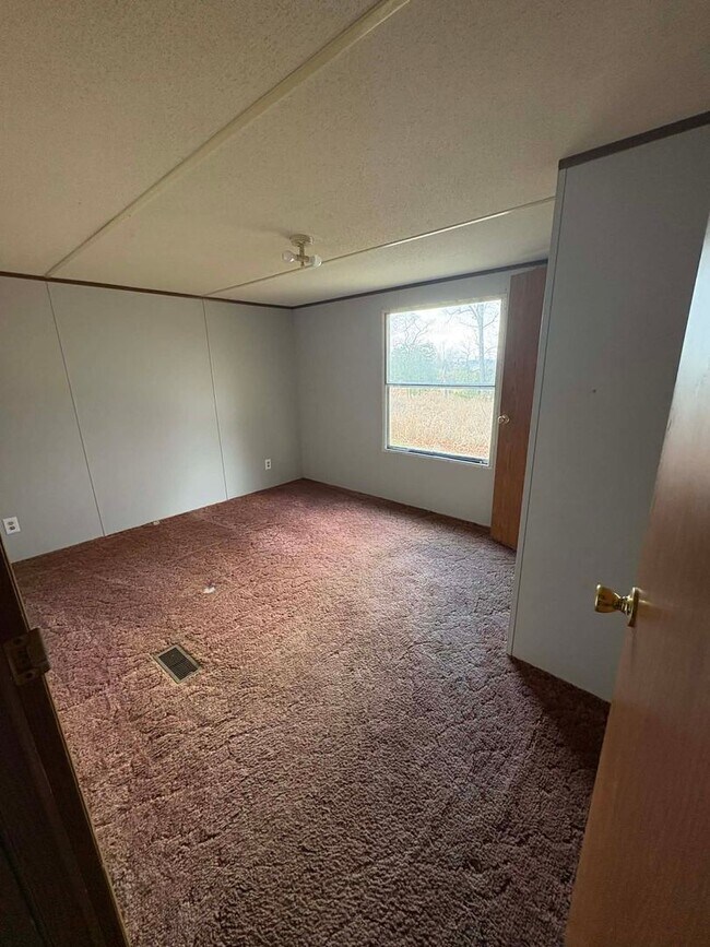 Foto del edificio - Simple Country Living!